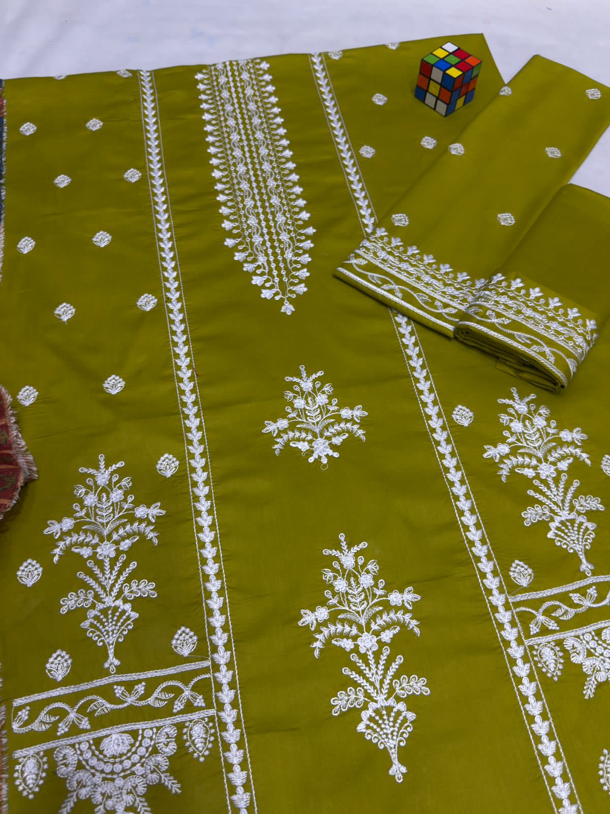 Urge 5135 Premium Summer Lawn 3PC Suit – Heavy Embroidered Airjet Lawn with Voil Dupatta