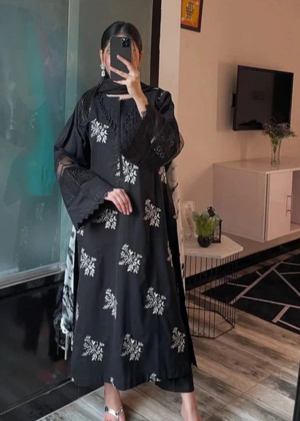 Heavy Embroidered 3 peace Airjet Lawn Suit With wole Dupatta