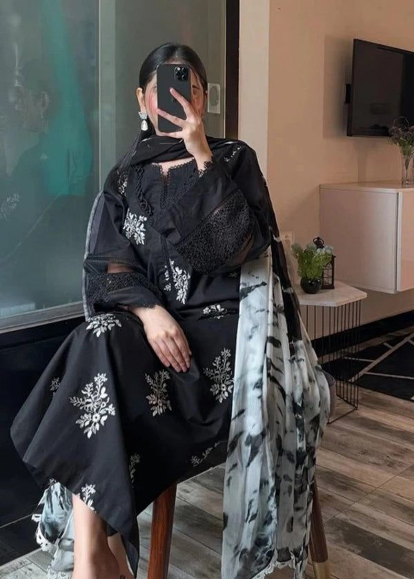 Heavy Embroidered 3 peace Airjet Lawn Suit With wole Dupatta