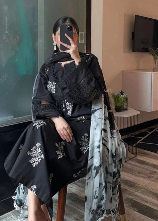 Heavy Embroidered 3 peace Airjet Lawn Suit With wole Dupatta