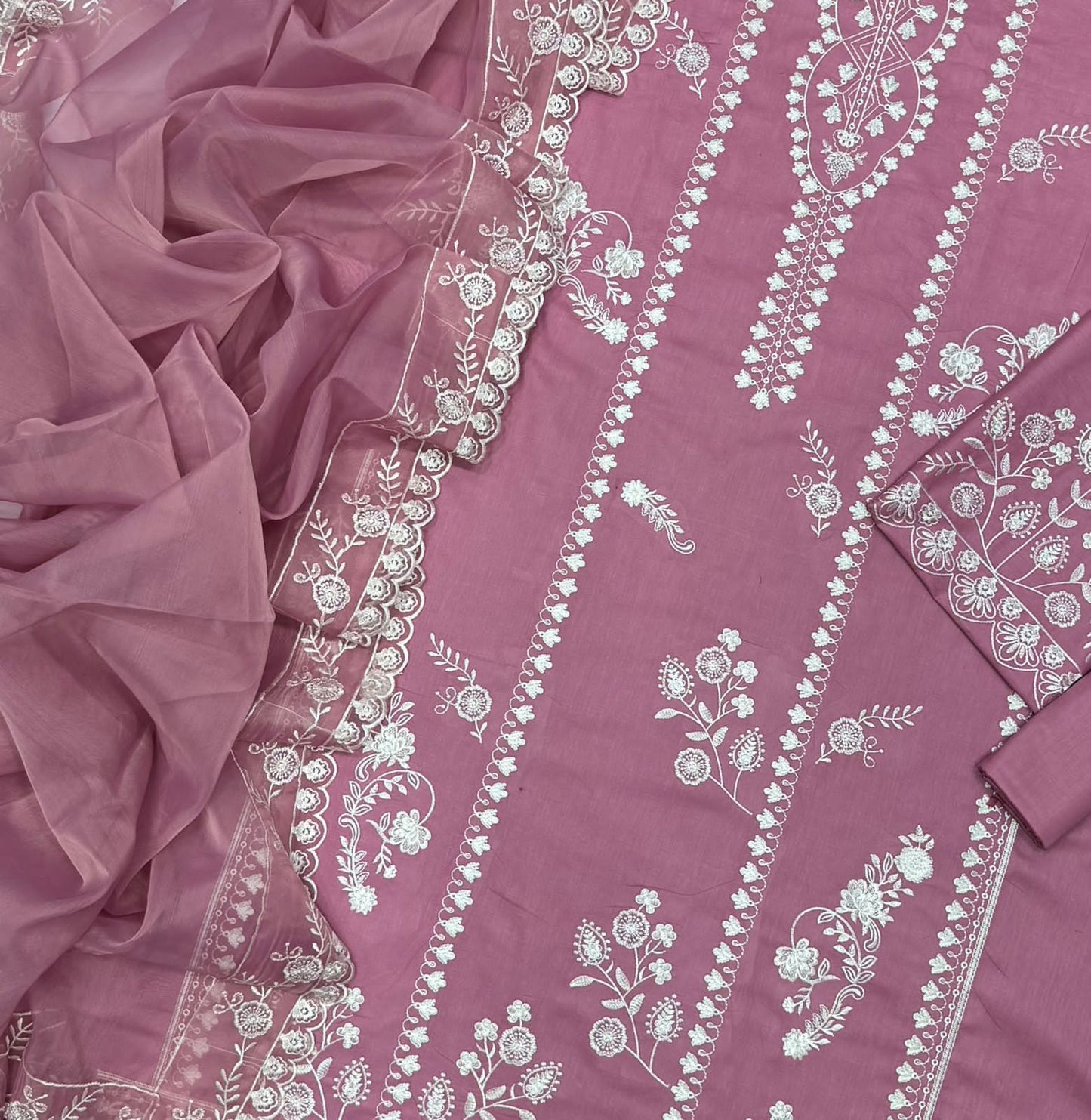 Cross Stitch 4122 Luxury Embroidered Airjet Lawn 3PC Suit with Organza Dupatta